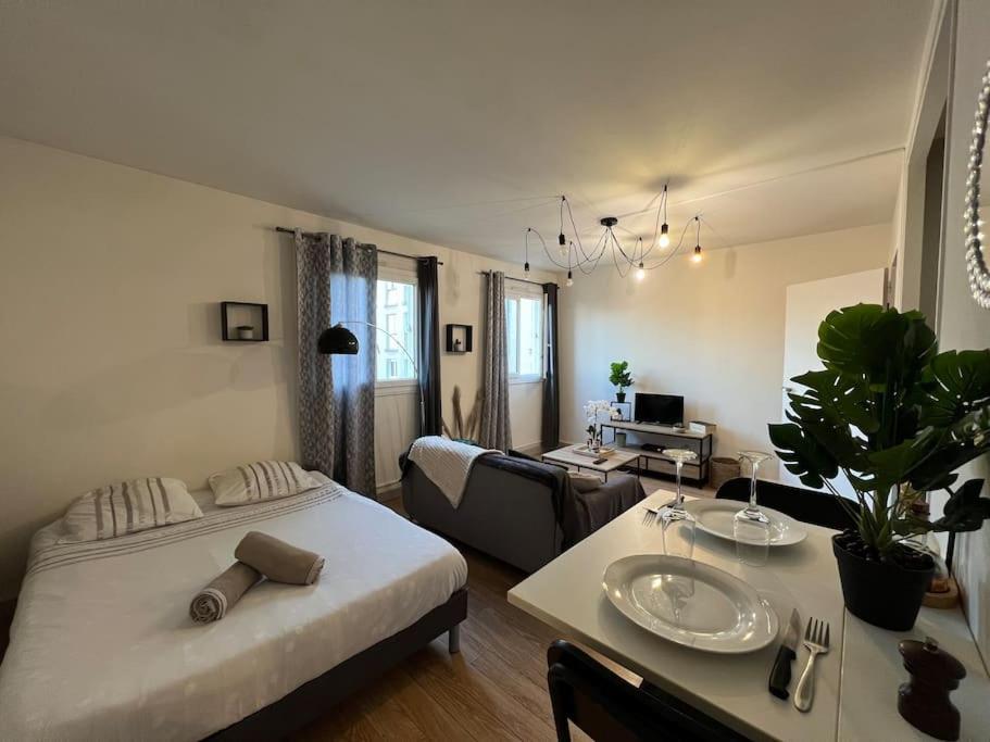 Place Du Marche - Centre Fontainebleau ! Экстерьер фото